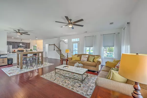 7401 Purser Ln, Hanahan, SC 29410