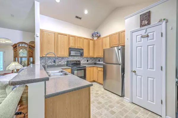 105 Irish Oak Dr, Goose Creek, SC 29445