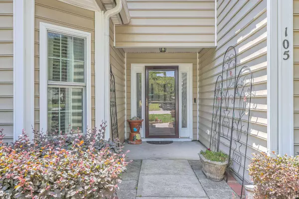 105 Irish Oak Dr, Goose Creek, SC 29445