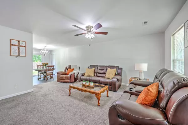 333 Price St, Goose Creek, SC 29445