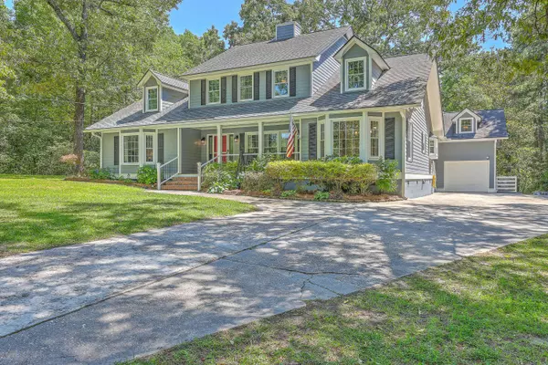 121 Woodland Dr, Summerville, SC 29485
