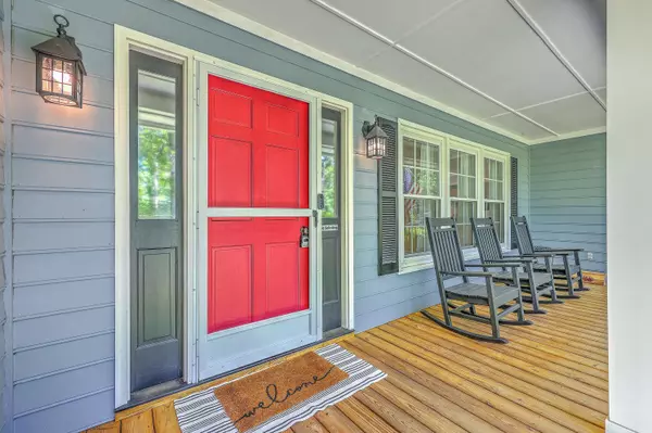 121 Woodland Dr, Summerville, SC 29485