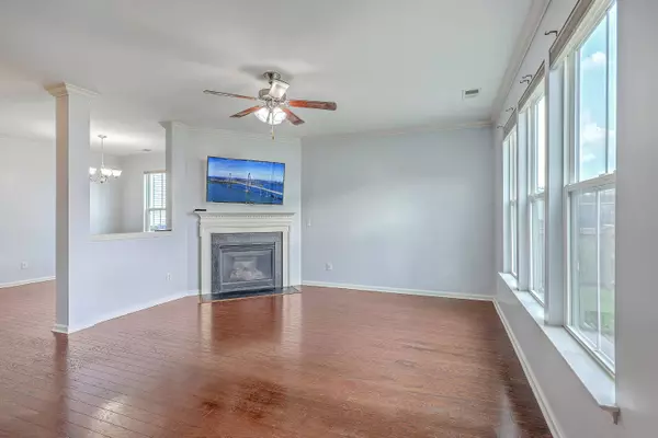 531 Crossland Dr, Moncks Corner, SC 29461