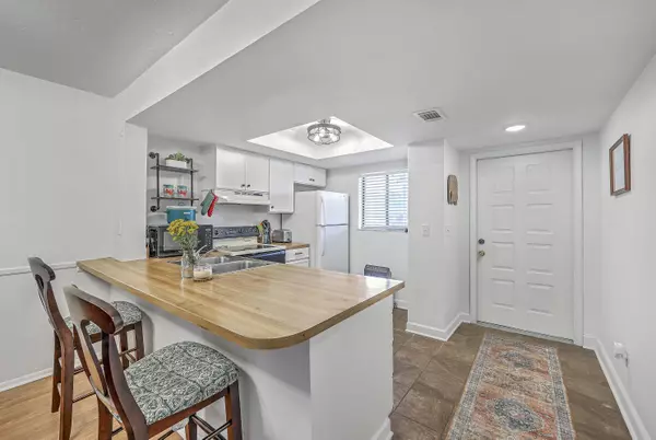 2174 Bees Ferry Rd #G, Charleston, SC 29414