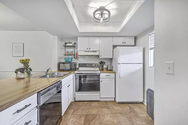 2174 Bees Ferry Rd #G, Charleston, SC 29414