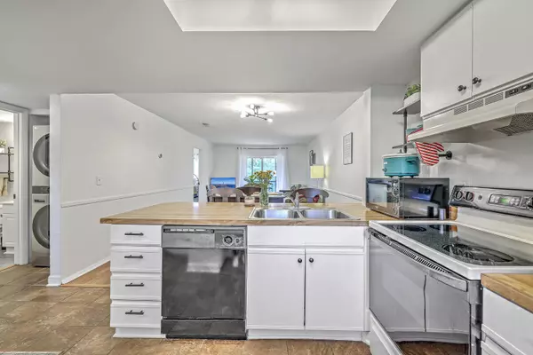 2174 Bees Ferry Rd #G, Charleston, SC 29414