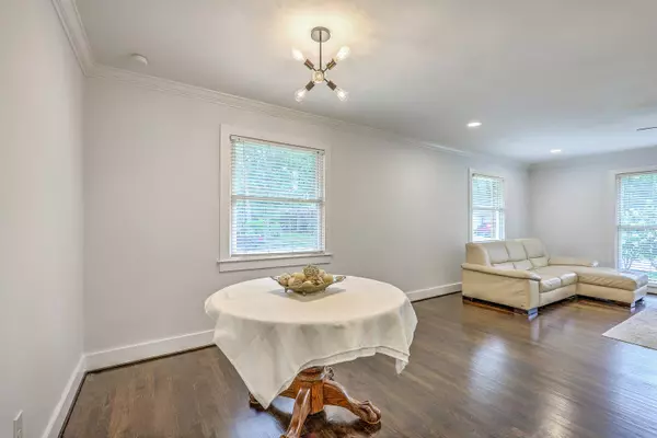 1105 Woodside Dr, Hanahan, SC 29410