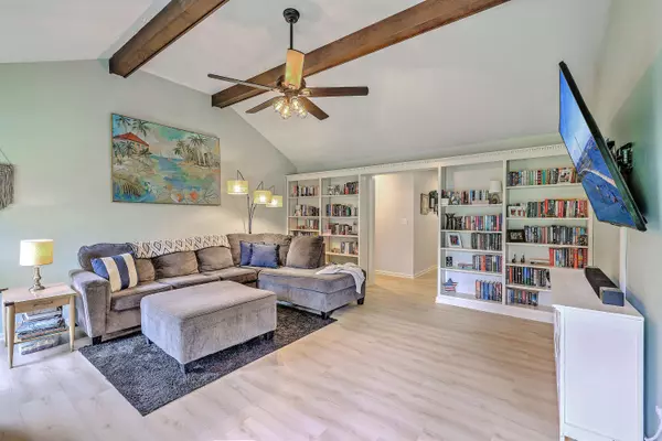 6018 Rehoboth Rd, Cottageville, SC 29435