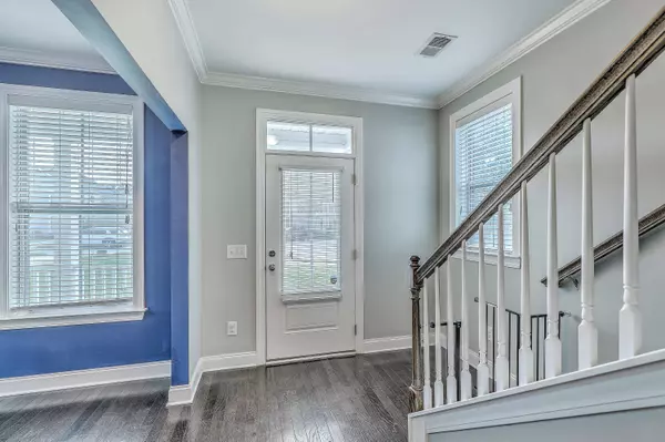 7402 Purser Ln, Hanahan, SC 29410