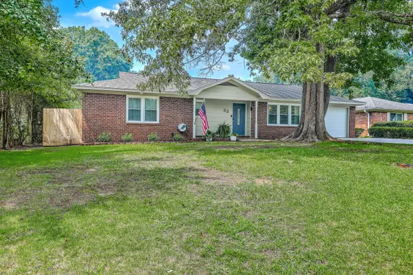 33 Oak Grove Rd, Goose Creek, SC 29445