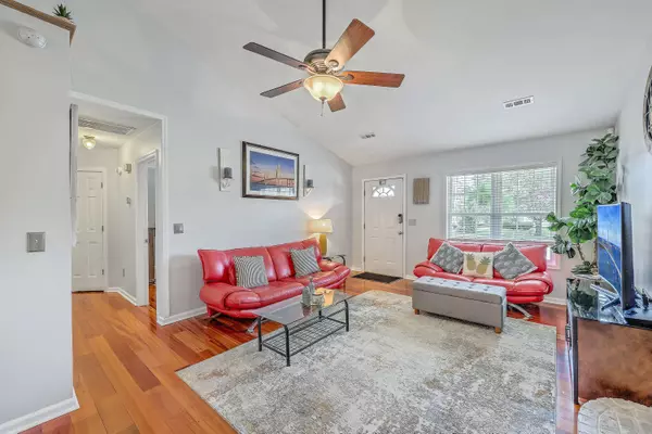 3037 Brigham Ct, North Charleston, SC 29406