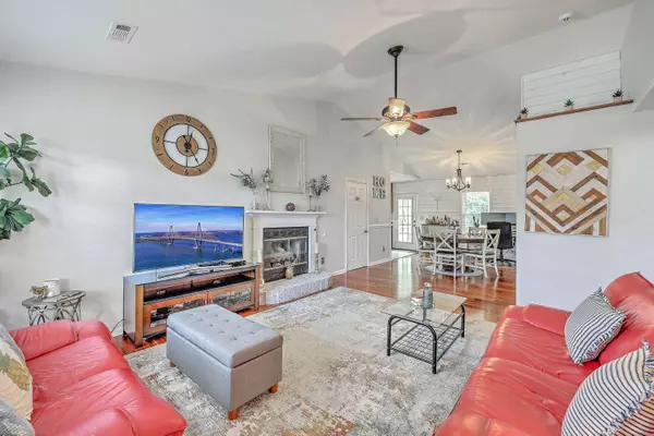 3037 Brigham Ct, North Charleston, SC 29406