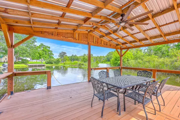 126 Fire Ln, Cross, SC 29436