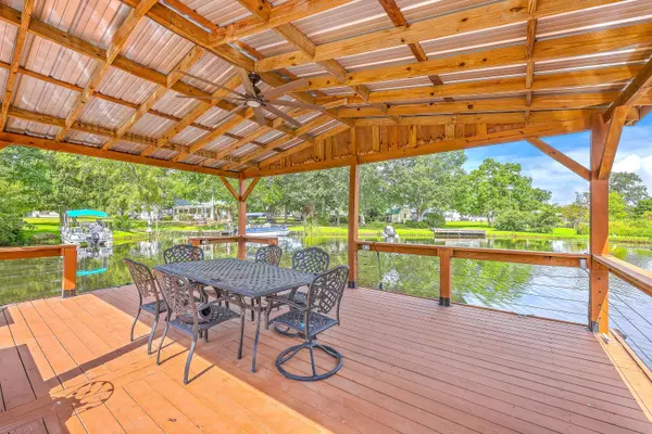 126 Fire Ln, Cross, SC 29436