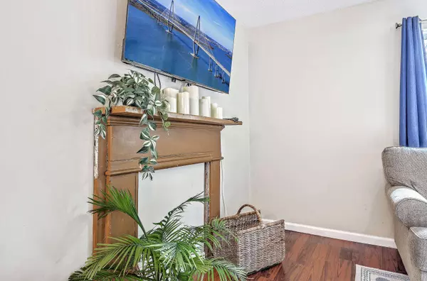 6240 Old Point Rd #C16, Hanahan, SC 29410