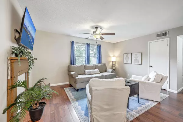 6240 Old Point Rd #C16, Hanahan, SC 29410