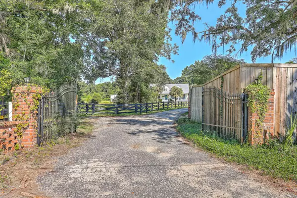 9921 Delemar Hwy, Summerville, SC 29485