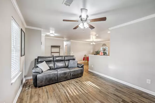 529 Amy Dr, Goose Creek, SC 29445