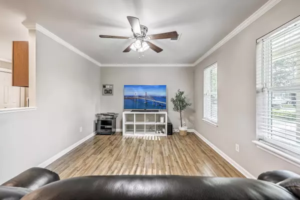 529 Amy Dr, Goose Creek, SC 29445