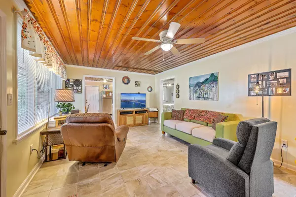 2 Mood Dr, Summerton, SC 29148