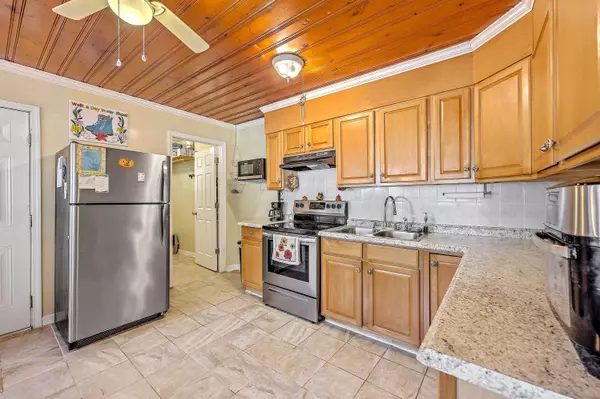 2 Mood Dr, Summerton, SC 29148