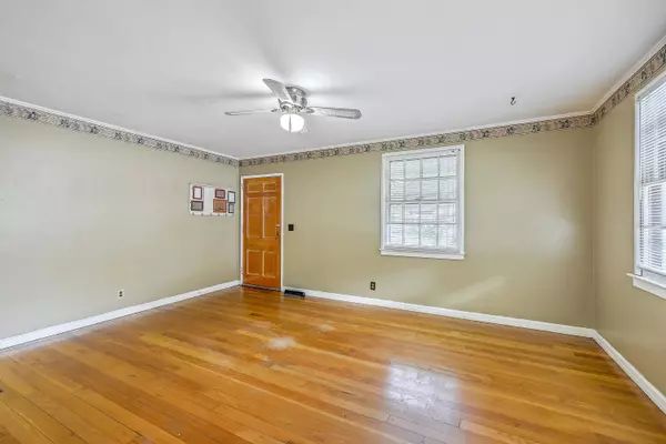 4745 Churchill Rd, North Charleston, SC 29405