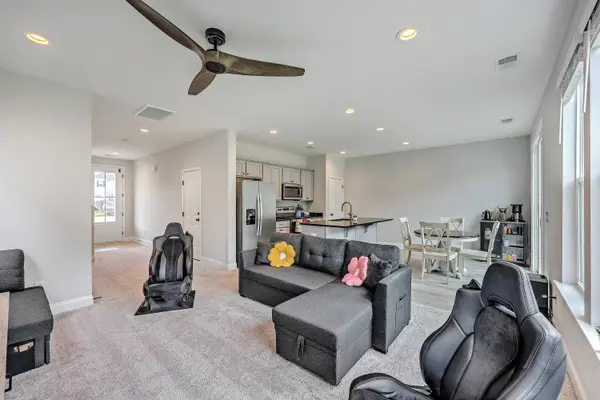 159 Hawthorne Landing Dr, Goose Creek, SC 29445