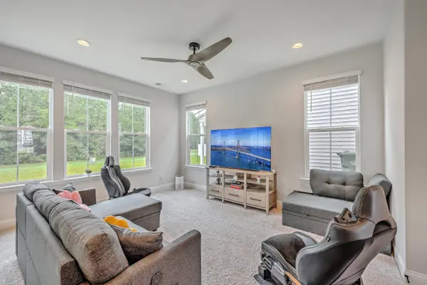 159 Hawthorne Landing Dr, Goose Creek, SC 29445