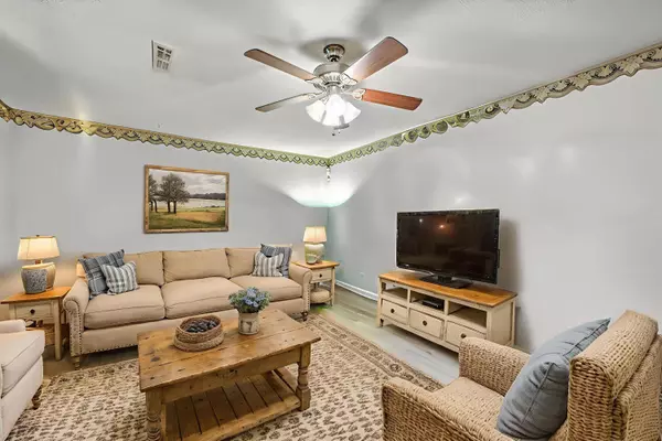 133 E Edgefield Dr, Summerville, SC 29483