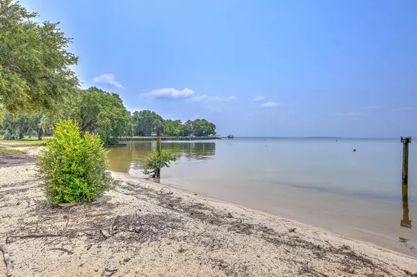 200 Hilltop Dr, Bonneau, SC 29431