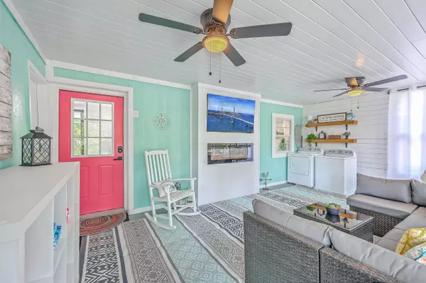 200 Hilltop Dr, Bonneau, SC 29431