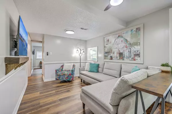 200 Hilltop Dr, Bonneau, SC 29431