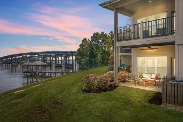 507 Ballard Ln, Santee, SC 29142