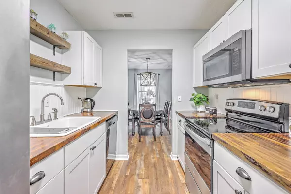 7952 Vermont Rd, North Charleston, SC 29418