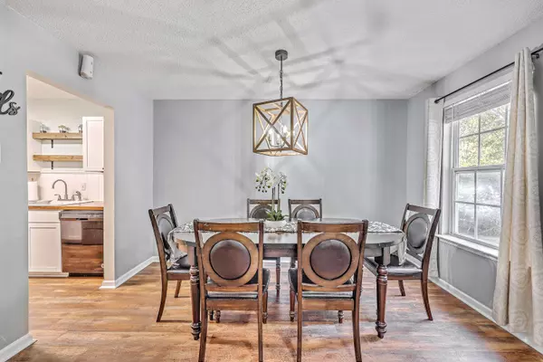 7952 Vermont Rd, North Charleston, SC 29418