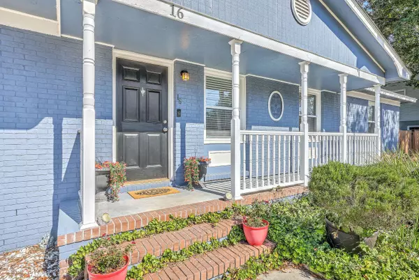 16 Newark Ave, Goose Creek, SC 29445