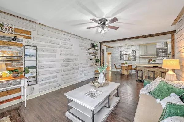 16 Newark Ave, Goose Creek, SC 29445