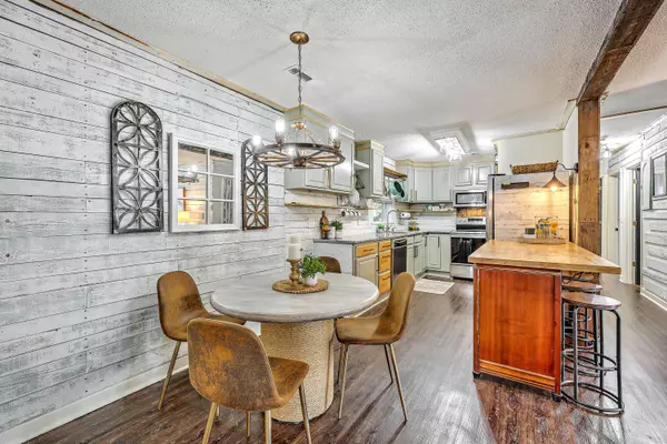 16 Newark Ave, Goose Creek, SC 29445