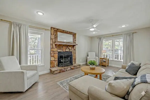 1282 Starline Dr, Summerville, SC 29486