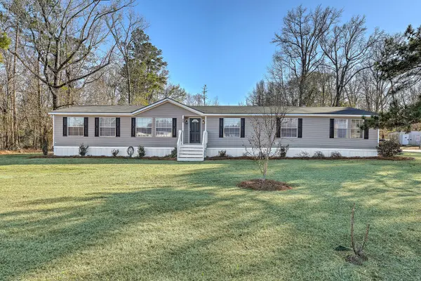 860 Toney Bay Rd, Holly Hill, SC 29059