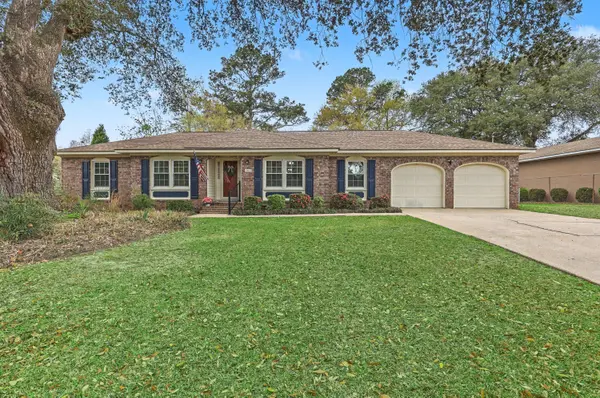 8465 Yorkshire Ln, North Charleston, SC 29406