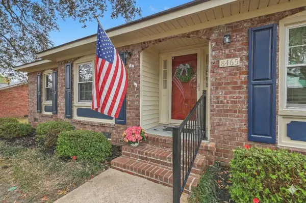 8465 Yorkshire Ln, North Charleston, SC 29406