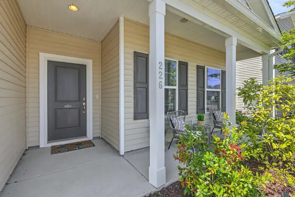 226 Clydesdale Cir, Summerville, SC 29486