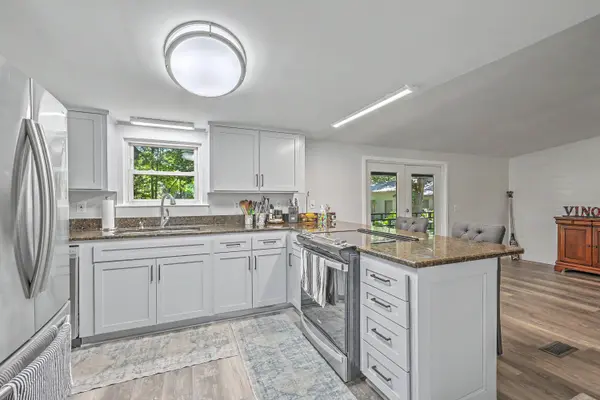 5709 Old Jacksonboro Rd, Ravenel, SC 29470