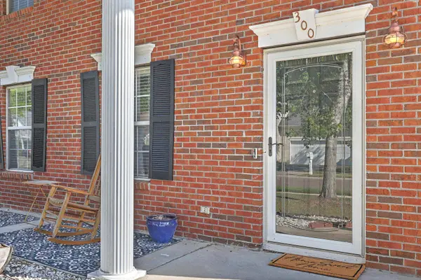 300 Dunning Rd, Summerville, SC 29486