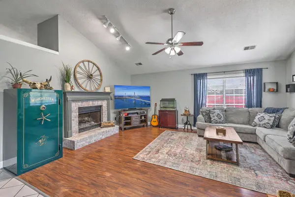 106 Bradd St, Summerville, SC 29483