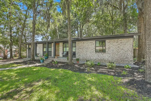 1203 Valley Dr, Hanahan, SC 29410