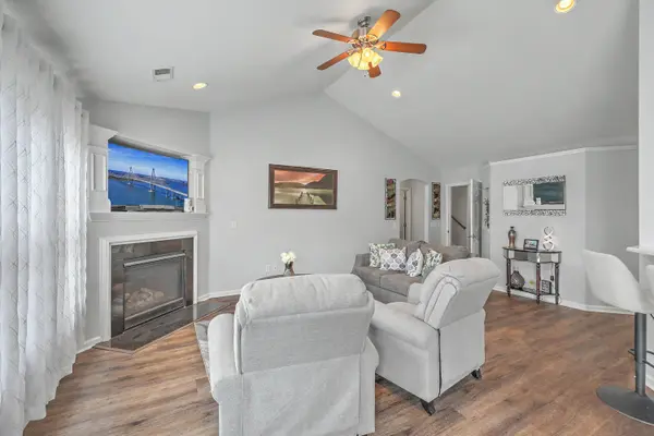 410 Gianna Ln, Goose Creek, SC 29445