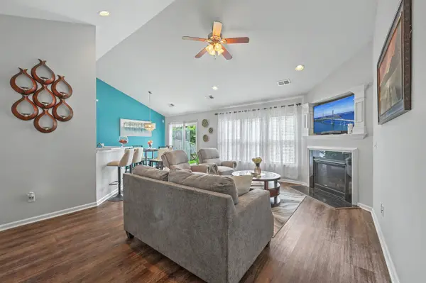 410 Gianna Ln, Goose Creek, SC 29445