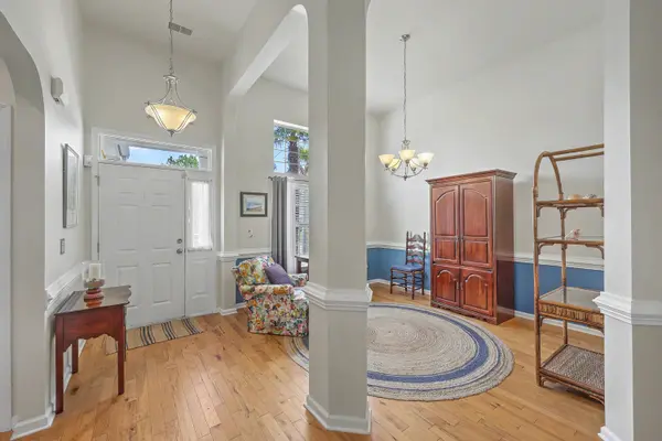 583 Ivy Cir, Charleston, SC 29414